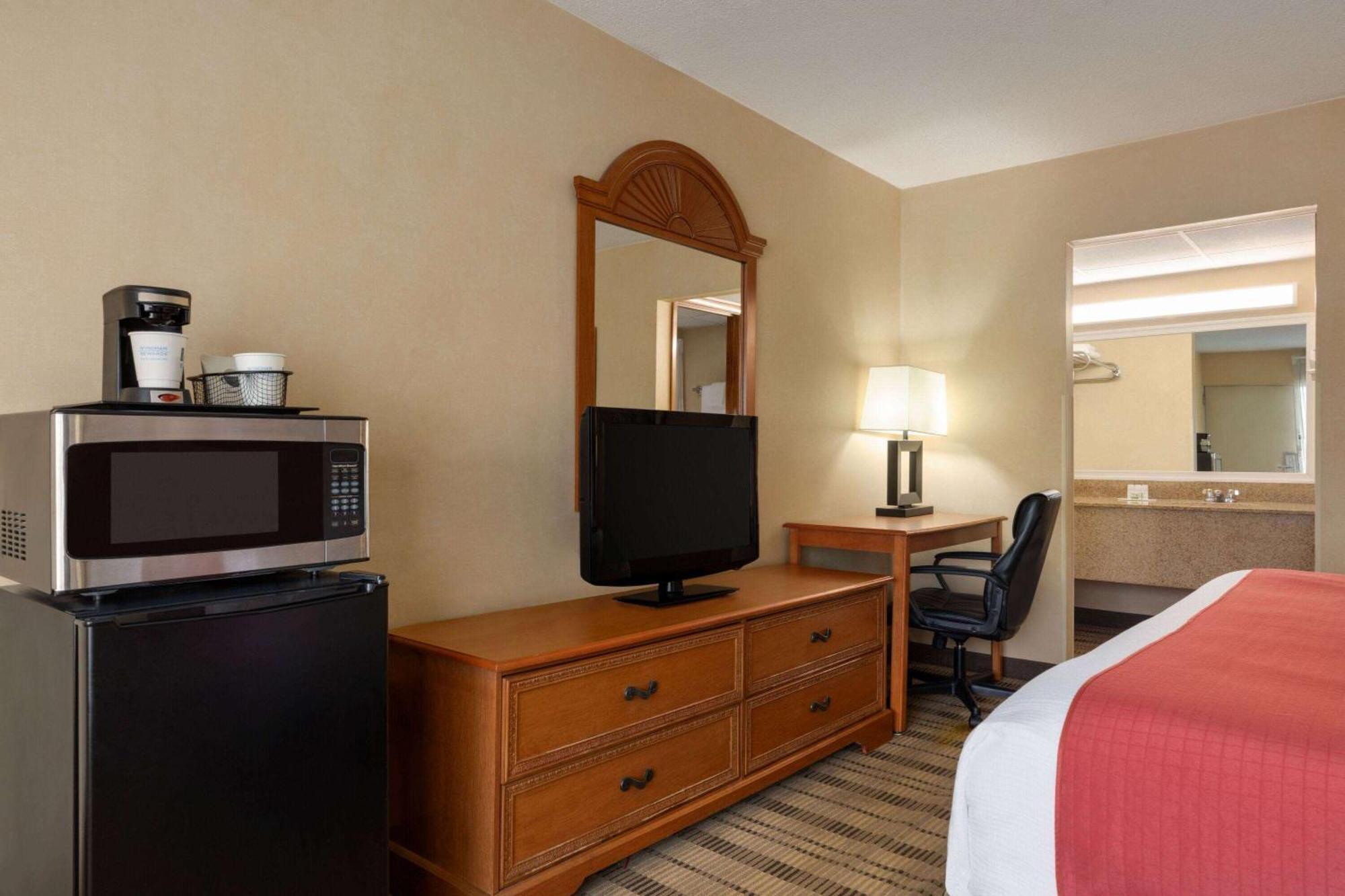 Baymont By Wyndham Lynchburg Motel Dış mekan fotoğraf